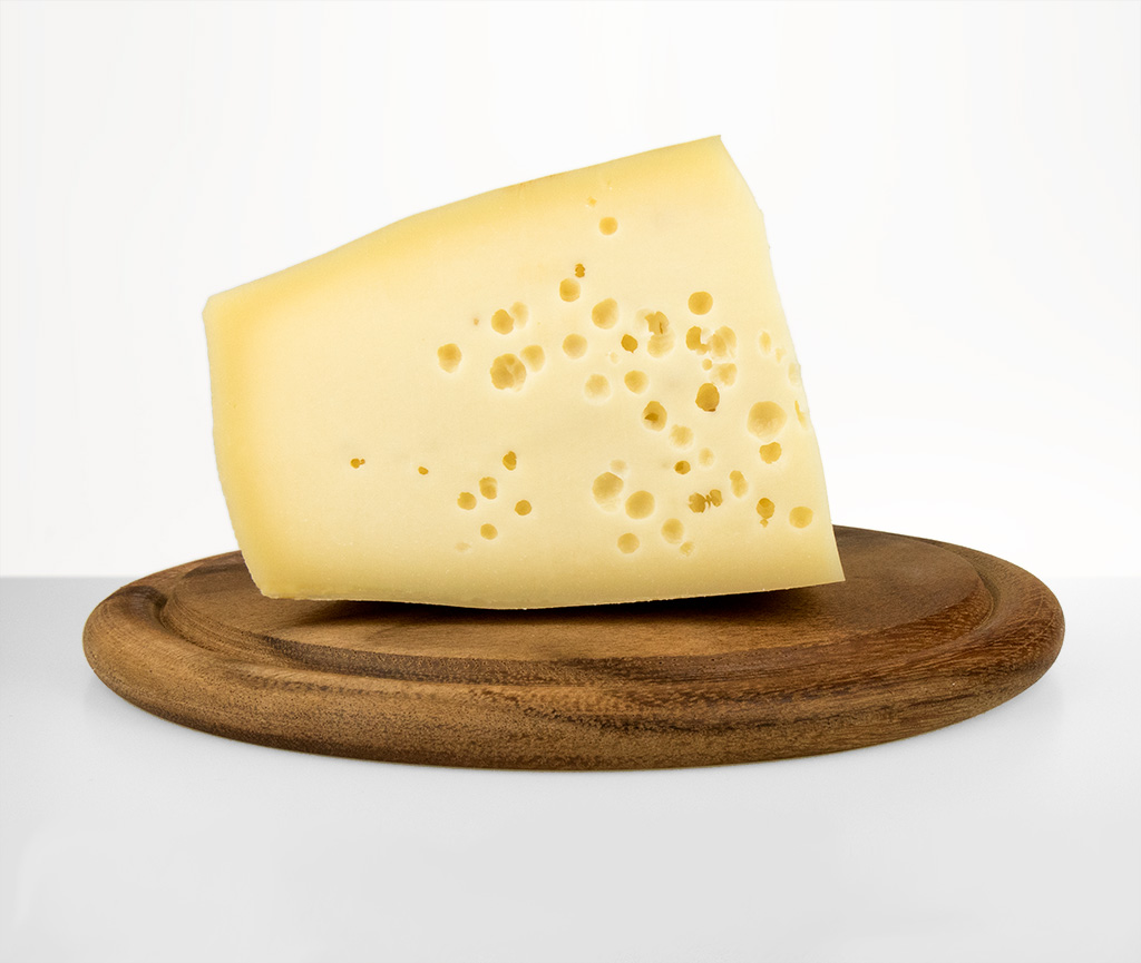 montasio formaggio